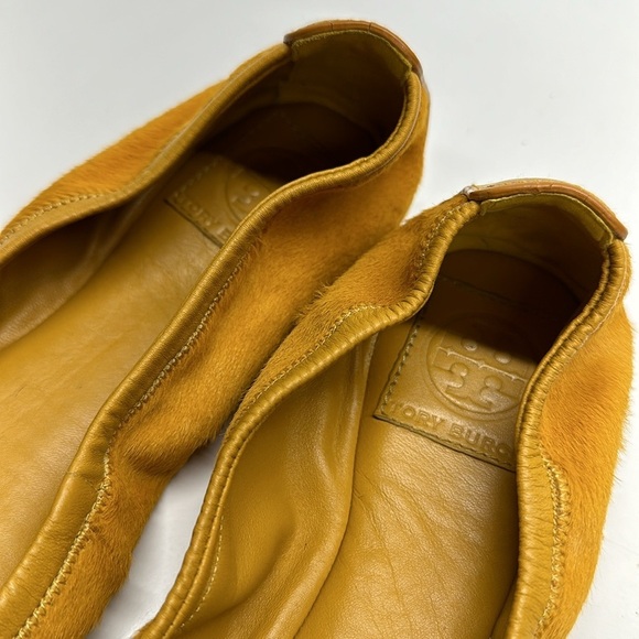 Tory Burch Ballet Flat Shoes Slip On Round Toe Pony Hair Mustard Yellow Size 10 - Picture 5 of 9